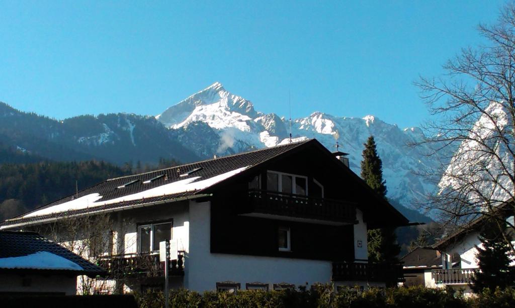 Maisonette Apartment Dhh Zugspitzblick Mit Eigenem Garten Garmisch-Partenkirchen Kamer foto